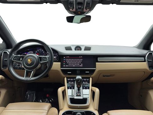 Used 2023 Porsche Cayenne Platinum Edition image 23