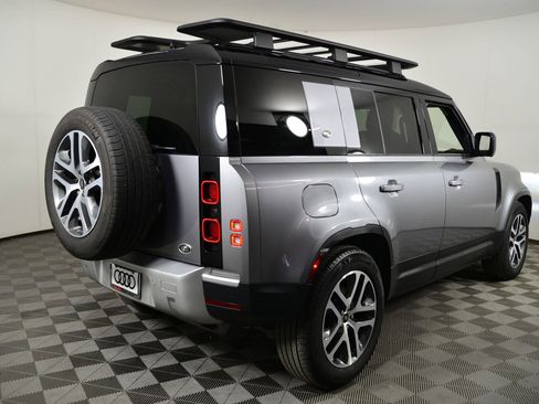 Used 2020 Land Rover Defender 110 SE image 9