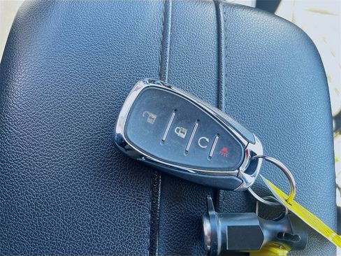 Used 2021 Chevrolet Blazer LT image 32