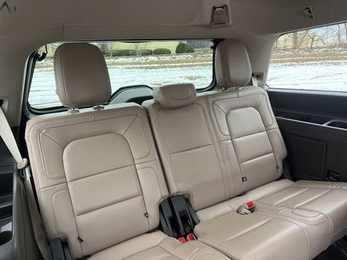 Used 2022 Lincoln Navigator Reserve image 32