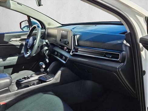 Used 2023 Kia Sportage LX image 25