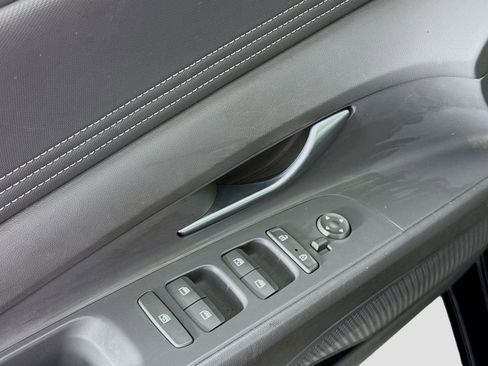 Used 2023 Hyundai Elantra SEL w/ Convenience Package image 18