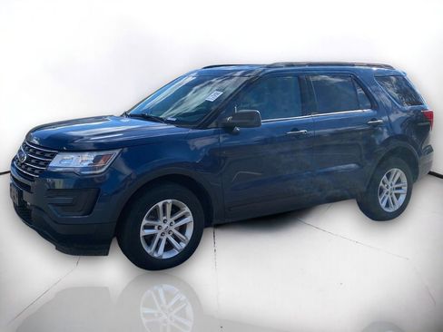 Used 2017 Ford Explorer 4WD image 2