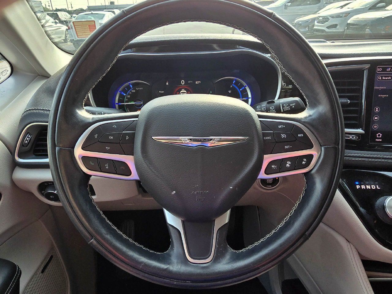 Used 2022 Chrysler Pacifica Limited w/ Uconnect Theater Family Group FWD image 19