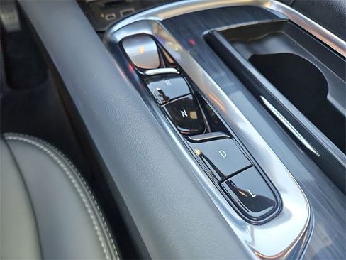 Used 2024 Buick Enclave Premium image 15