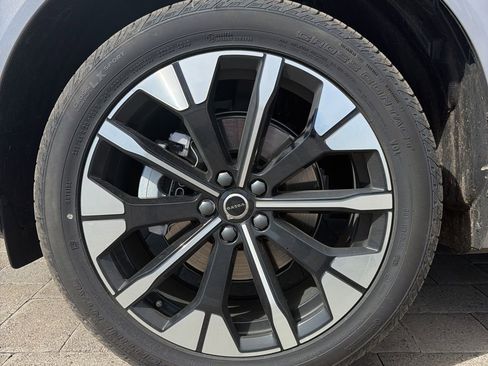 New 2026 Volvo XC60 B5 Plus w/ Protection Package Premier image 7