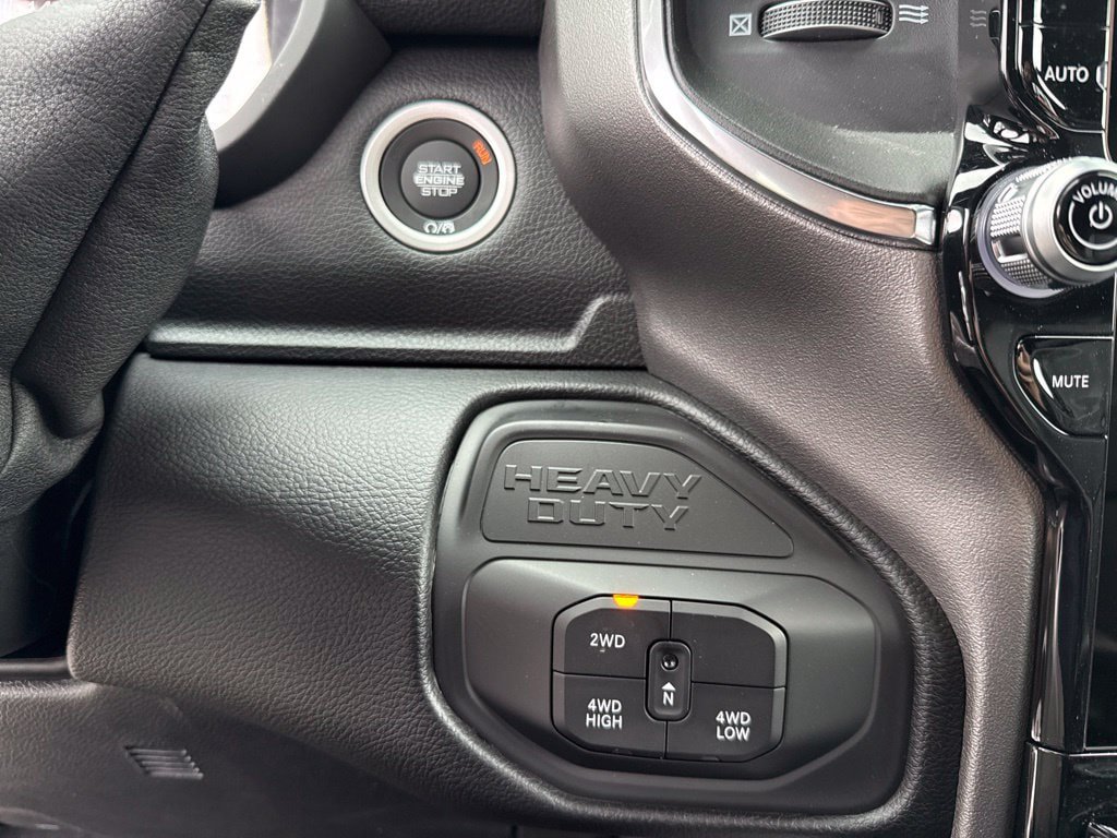 New 2027 RAM 2500 Laramie w/ Night Edition AWD/4WD image 15