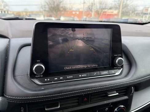 Used 2021 Nissan Rogue S image 19