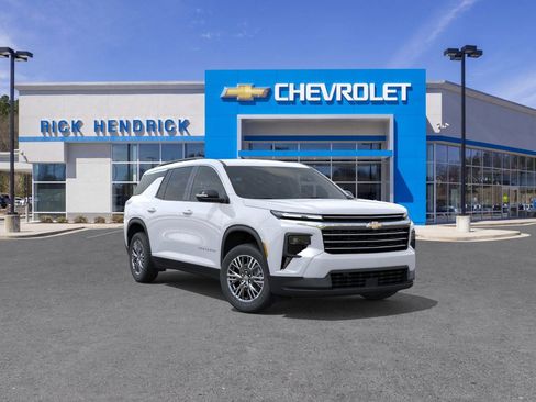 New 2026 Chevrolet Traverse LT image 2