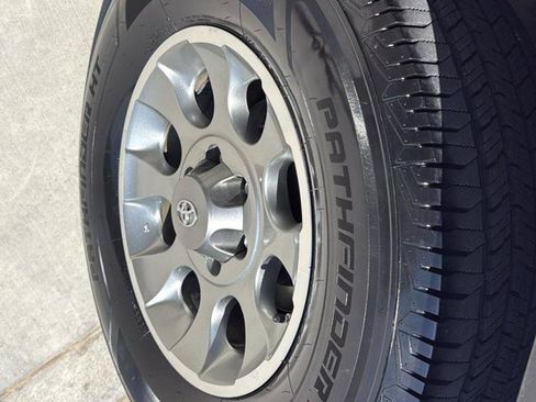 Used 2012 Toyota FJ Cruiser 2WD w/ Upgrade Pkg image 17