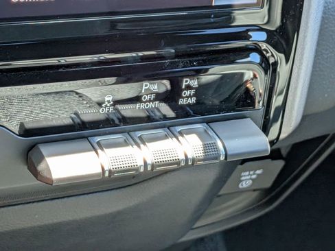 New 2026 RAM 1500 4x4 Crew Cab image 23