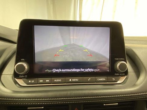 Used 2024 Nissan Rogue SV image 15