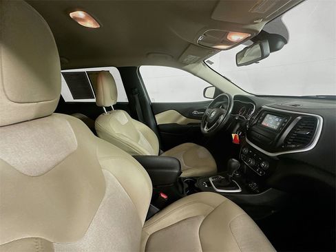 Used 2016 Jeep Cherokee Sport w/ Cold Weather Group image 29