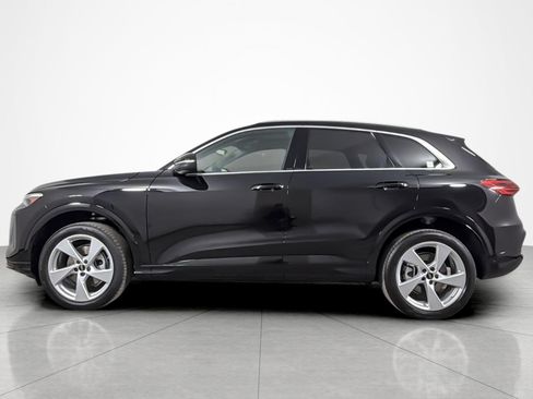 Used 2025 Audi Q5 Premium Plus w/ Premium Plus AWD/4WD image 2