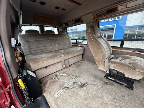 Used 1998 Chevrolet Express 1500 RWD image 26