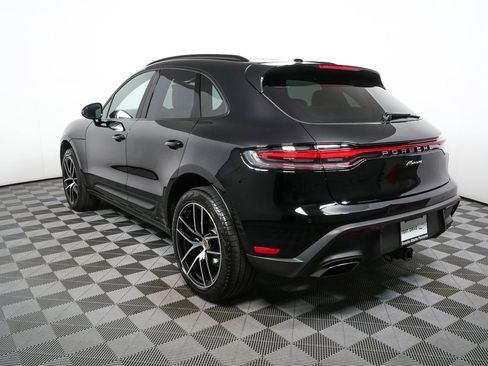 Certified 2025 Porsche Macan image 3