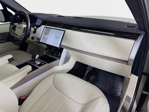 Certified 2023 Land Rover Range Rover Long Wheelbase SE AWD/4WD image 30