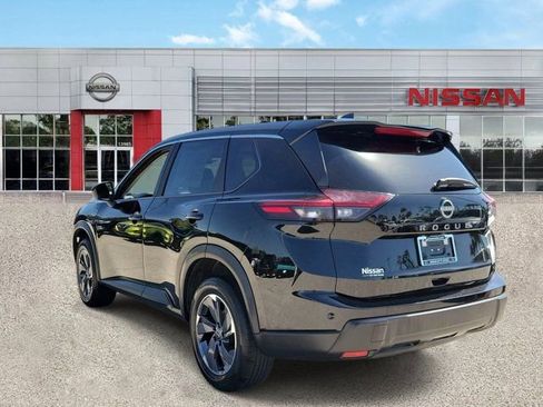 Certified 2025 Nissan Rogue SV FWD image 7