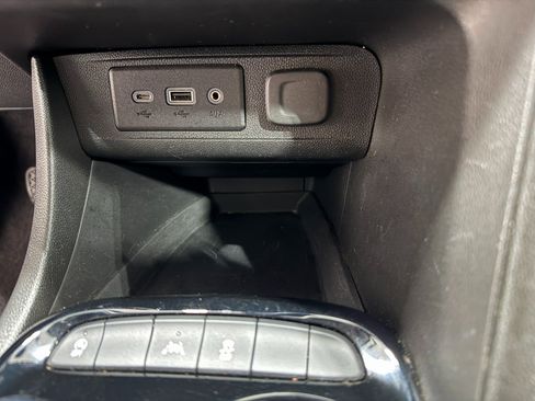 Used 2021 Buick Encore GX Select image 16