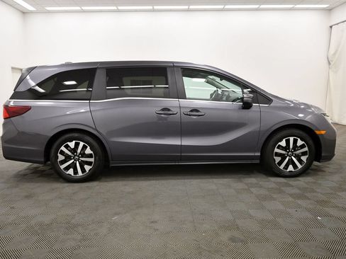 Certified 2025 Honda Odyssey EX-L image 9