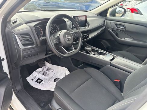 Used 2024 Nissan Rogue S image 7