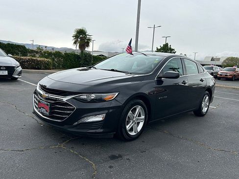 Used 2023 Chevrolet Malibu LT image 3
