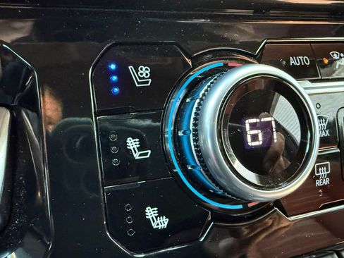 Used 2025 GMC Sierra 2500 Denali Ultimate image 38