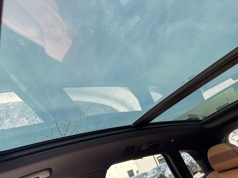 Used 2024 Audi Q5 e Premium Plus w/ Premium Plus Package image 17