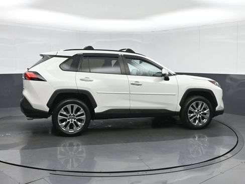 Used 2019 Toyota RAV4 Limited w/ Carpet Mat Package AWD/4WD image 8
