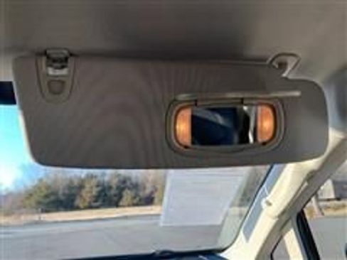 Used 2017 Chrysler Pacifica Touring-L w/ Tire & Wheel Group image 38