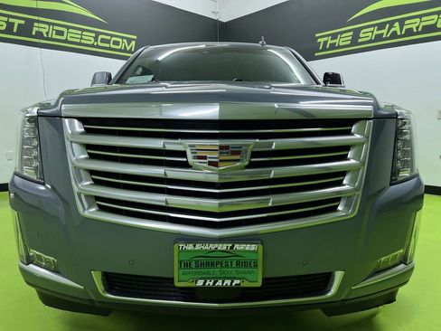 Used 2016 Cadillac Escalade Platinum AWD/4WD image 3