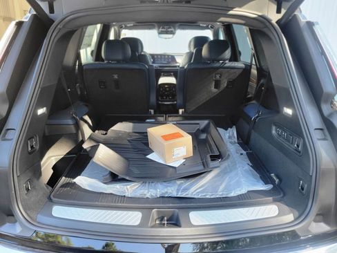 New 2026 Cadillac Vistiq Premium Luxury w/ LPO, Floor Liner Package image 29