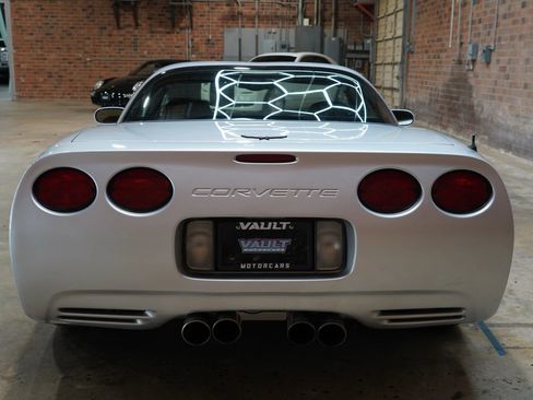 Used 2002 Chevrolet Corvette Z06 w/ Memory Pkg image 11