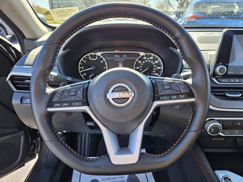 Used 2025 Nissan Altima 2.5 SR image 25