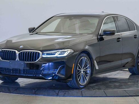 Certified 2022 BMW 530i w/ Convenience Package image 1