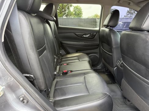 Used 2019 Nissan Rogue SL FWD image 20