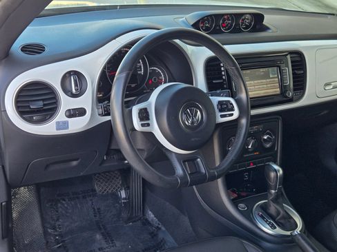 Used 2015 Volkswagen Beetle TDI FWD image 11
