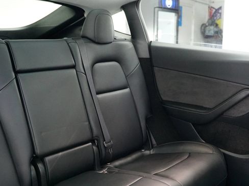 Used 2023 Tesla Model Y Long Range AWD/4WD image 34