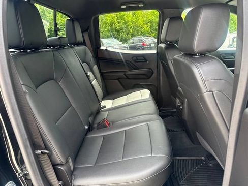 Used 2025 Chevrolet Colorado Trail Boss AWD/4WD image 32