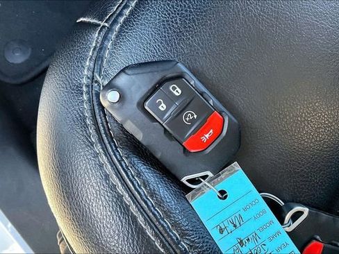 Used 2022 Jeep Wrangler Unlimited Sahara w/ Cold Weather Group image 11