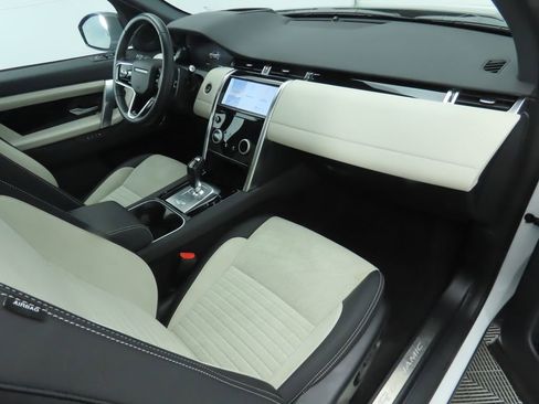 Used 2023 Land Rover Discovery Sport SE R-Dynamic image 18