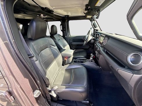 Used 2023 Jeep Wrangler Unlimited Sahara AWD/4WD image 31
