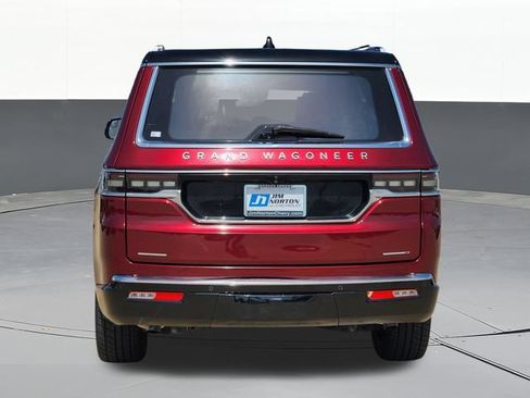 Used 2022 Jeep Grand Wagoneer Series III AWD/4WD image 8