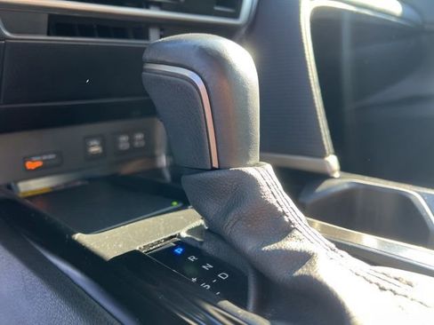 Used 2025 Toyota Camry SE image 22