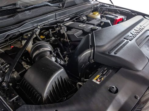 Used 2019 RAM 2500 Laramie w/ Black Appearance Package AWD/4WD image 58