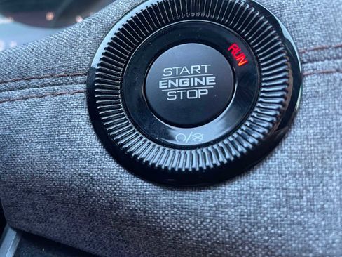 Used 2024 Jeep Compass Latitude image 19