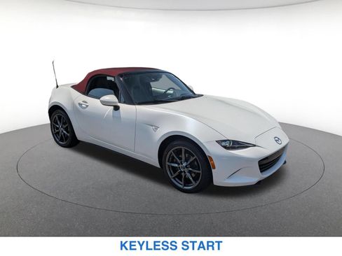 Used 2018 MAZDA MX-5 Miata Grand Touring RWD image 3