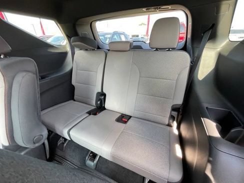 Used 2026 Chevrolet Traverse LT w/ LPO, Floor Liner Package FWD image 19
