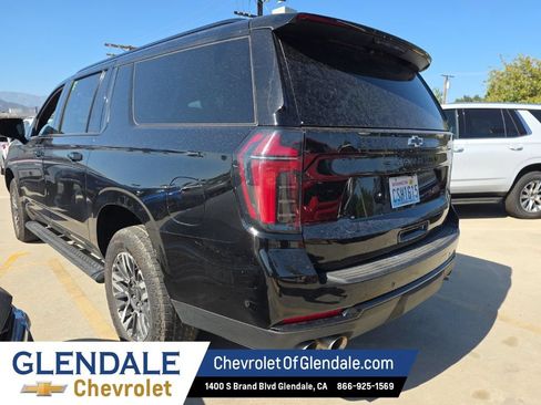 Certified 2025 Chevrolet Suburban Z71 AWD/4WD image 4