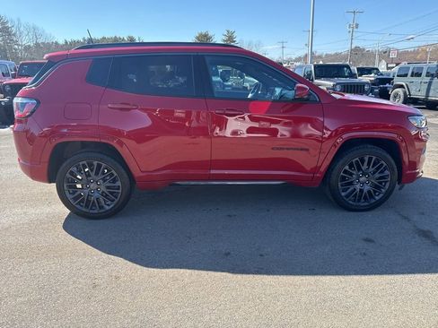 Certified 2022 Jeep Compass Limited image 6